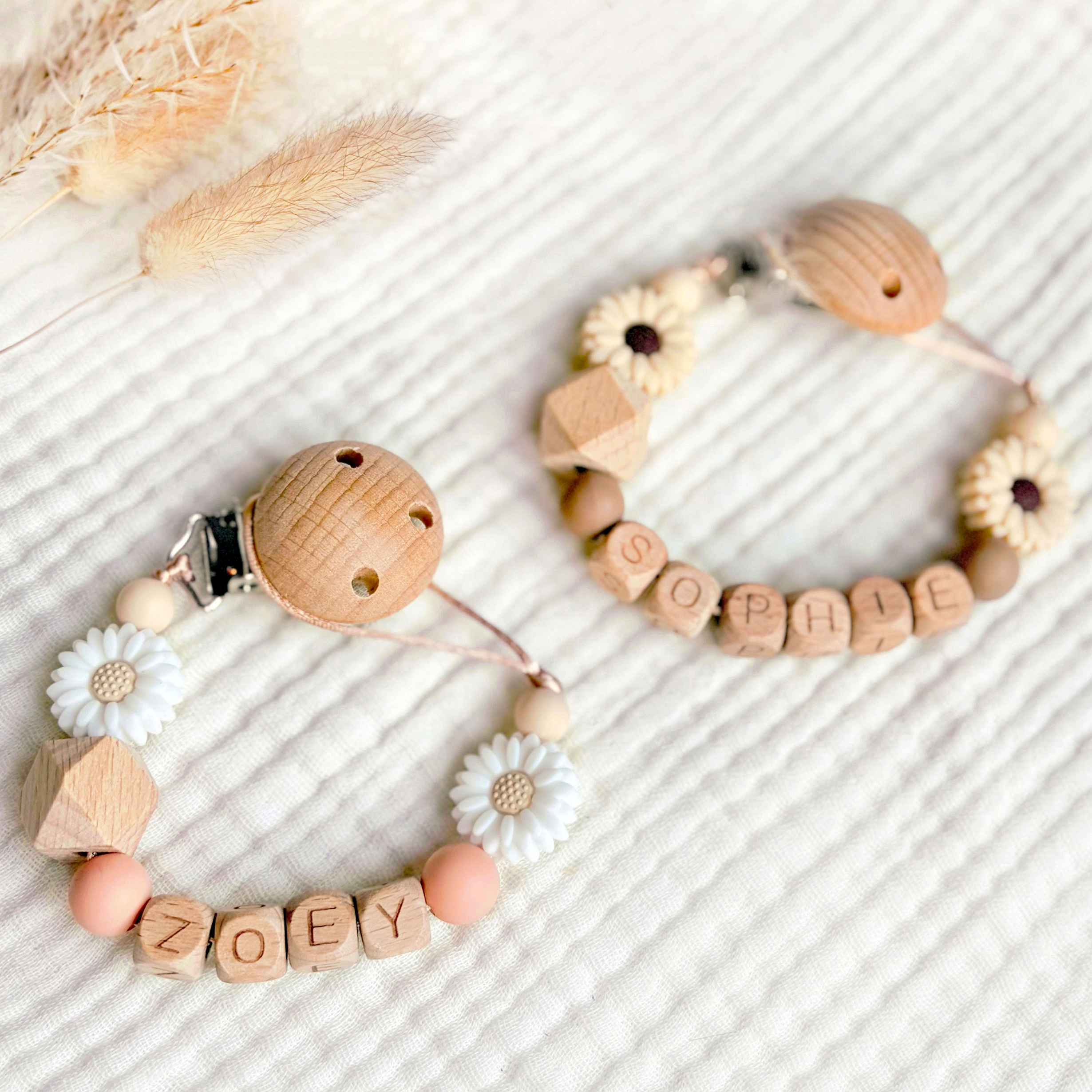 Speenkoord met naam en bloem